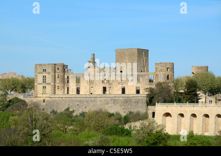 The Ruined Renaissance Château at La Tour-d'Aigues, Luberon, Provence, France Stock Photo
