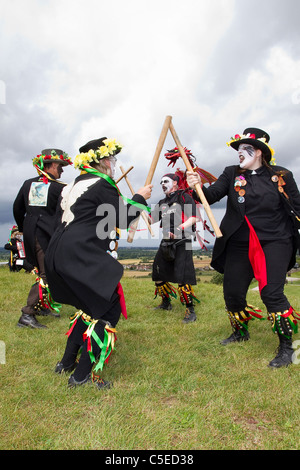 Dancers entertain the crowd during the annual St. Patrick's Day Parade ...