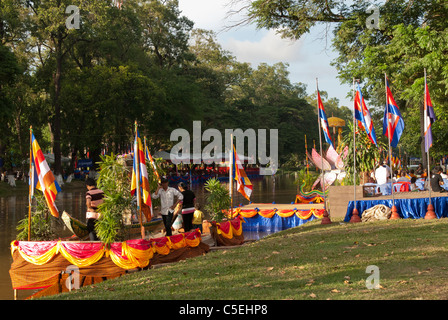 Riverbank Buddhist shrines at the 2010 Water Festival, Siem Reap, Cambodia Stock Photo