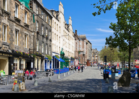 Pubs and bars on Grassmarket in the Old Town, Edinburgh, Scotland, UK Stock Photo