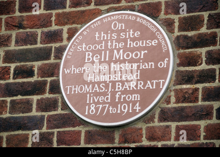 Plaque marking the site of Bell Moor, the former home of the Hampstead historian Thomas Barratt, Hampstead, London, England Stock Photo