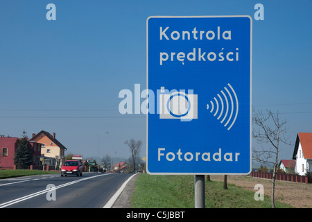 Verkehrszeichen 'Geschwindigkeitsüberwachung', Polen, Europa | road sign speed monitoring, Poland, Europe