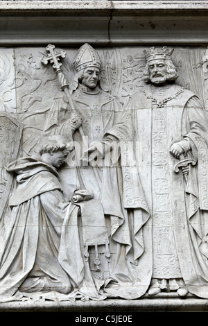 Detail of stone carving over entrance of the Middlesex Guildhall building, home of the Supreme Court and Privy Council, Westminster, London, England Stock Photo