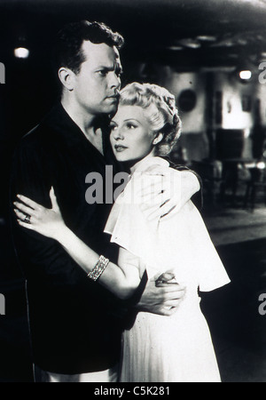 LADY FROM SHANGHAI (1948) ORSON WELLES, RITA HAYWORTH ORSON WELLES (DIR) 003 MOVIESTORE COLLECTION LTD Stock Photo