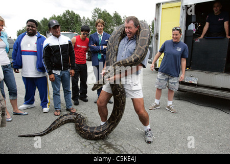 Snakes on a Plane  Year: 2006 - USA Director: David R. Ellis snake trainer   Jules Sylvester  Shooting picture Stock Photo