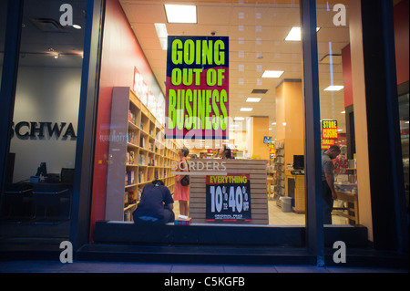 The Borders bookstore at Penn Plaza in New York Stock Photo