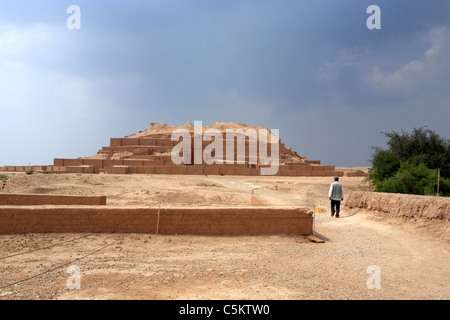 Elamite ziqqurat (13th century BC), UNESCO World Heritage Site, Chogha Zanbil (Tchogha Zanbil), province Khuzestan, Iran Stock Photo