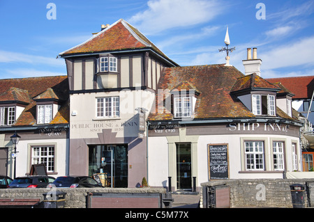 The Ship Inn on Lymington Quay, Lymington, New Forest District, Hampshire, England, United Kingdom Stock Photo