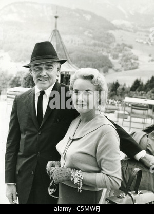 CLARK GABLE with second wife Kay in Italy in 1958 while he was filming 'It Started In Naples' with Sophia Loren Stock Photo