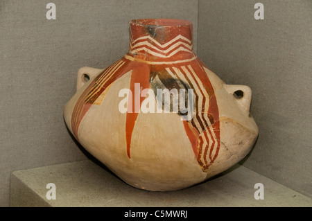 TWO HANDLED PAINTED POT Baked clay Early Chalcolithic Period, second half of 6th millennium B.C. Hacilar/Burdur  Turkey Stock Photo