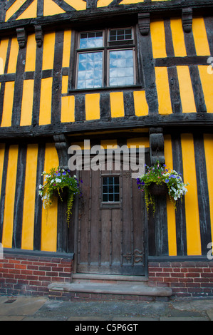 Hanging baskets Timber frame house Ludlow Door Doorway Stock Photo