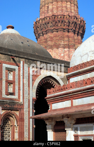 Minaret Qutb Minar and Alay Darvaza (sultan Ala-ud-Din gate), 1310, Delhi, India Stock Photo