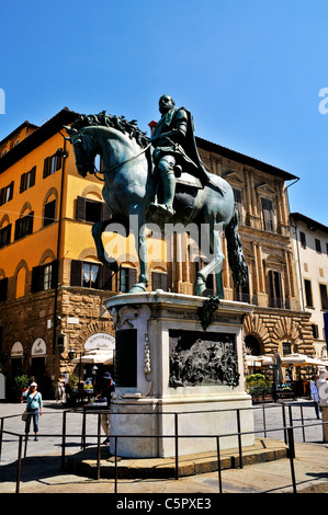 The equestrian statue of Cosimo I de' Medici, cast in bronze by Giambologna 1594 on the Piazza della Signoria, Florence, Italy Stock Photo