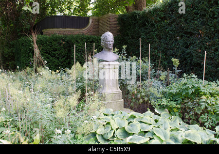 Statue Bust of The Queen Mother Clarence House garden The Mall Westminster London Uk Stock Photo