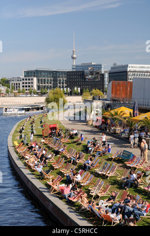 Beach bar on the Spree river, lifestyle, Regierungsviertel government district, Berlin, Germany, Europe Stock Photo