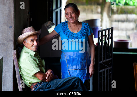 Elderly couple in Canton La Junta, Comalapa, Chalatenango, El Salvador Stock Photo