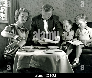 CHARLIE DRAKE (1925-2006) English comic actor with wife Heather and sons about 1959 at their Weybridge home Stock Photo