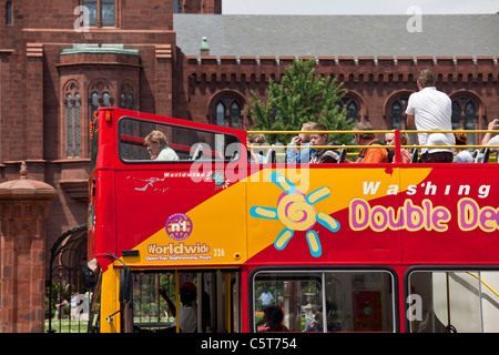Double deceker sightseeing tour bus in Washington DC (The Castle, Smithsonian Institute) Stock Photo