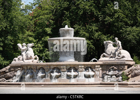 Germany, Bavaria, Munich, View of wittelsbacher  fountain in maximilian square Stock Photo