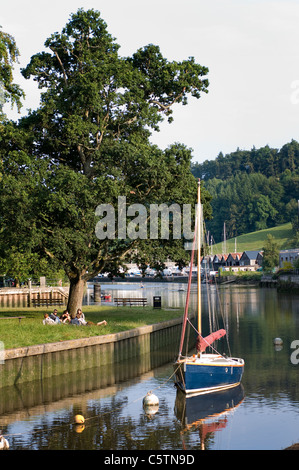 Young people at totnes, river dart, south devon, south hams, Boats on the river Dart at Totnes, South Hams Devon,Vire island, Stock Photo