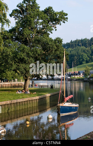 Young people at totnes, river dart, south devon, south hams, Boats on the river Dart at Totnes, South Hams Devon,Vire island, na Stock Photo