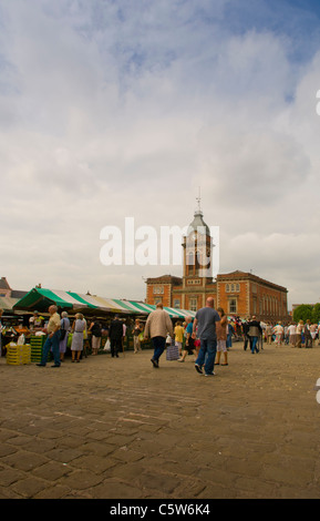 Chesterfield open air market with the indoor market hall behind. Stock Photo