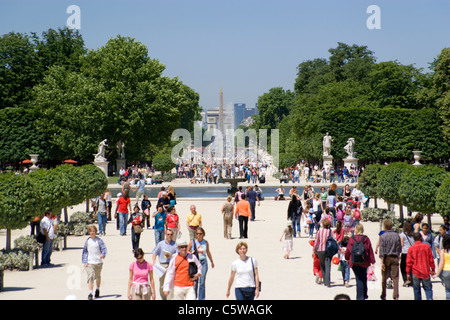 France, Paris, Jardin des Tuilleries, tourists in foreground Stock Photo