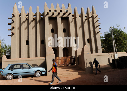 MALI Mopti , The Grand Mosque, an earthen structure built in the traditional Sudanese style between 1936 and 1943, also known as Mosque of Komoguel Stock Photo