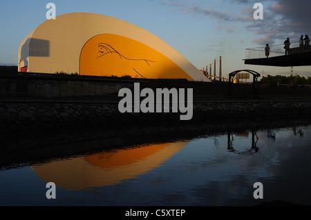 Auditorium ' Niemeyer Center ' in Ría of AVILÉS . Principado de Asturias . SPAIN Stock Photo