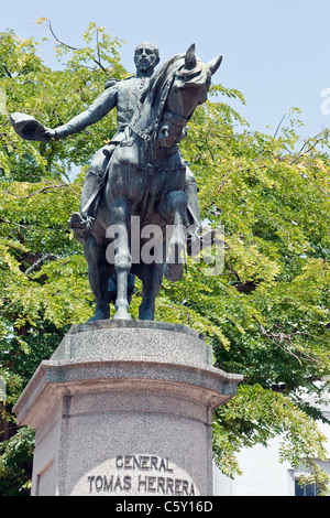 Statue of General Tomas Herrera, Plaza Herrera, Casco Viejo, Panama City Stock Photo