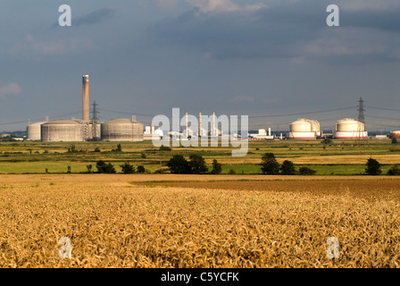 E.On oil fired Power Station to left of image and behind the liquefied natural gas tanks at Grain, Isle of Grain Kent. UK 2011 2010s HOMER SYKES Stock Photo