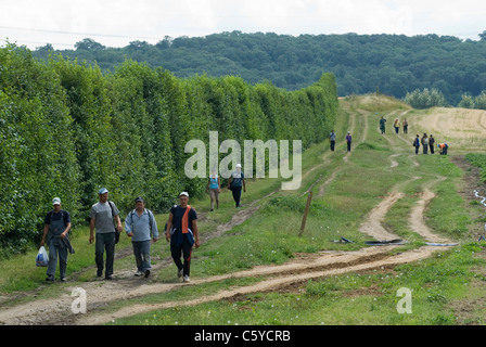 Migrants UK. Eastern European migrant low skilled skill low pay paid farm workers coming off a shift end of a days work. Kent. UK. These people were from Romania. 2011 2010s, HOMER SYKES Stock Photo