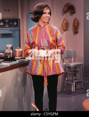 MARY TYLER MOORE in her own US TV sitcom show The Mary Tyler Moore Show about 1975 Stock Photo