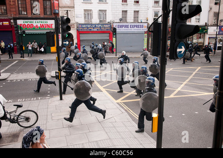Riot police running down Mare Street, London Riots - Hackney Central ...
