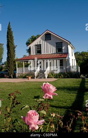 farmhouse residence Stock Photo