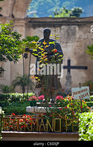 Statue of Saint Brother Peter, Santo Hermano Pedro, San Francisco el Grande church, Antigua in Guatemala Stock Photo
