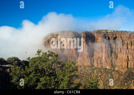 Winter comes to the Parker Creek Cliffs area northeast of Roosevelt Lake area, AZ. Stock Photo