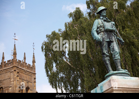 Abbey Park War Memorial with Evesham Bell Tower in Evesham in the Cotswolds, Worcestershire, UK in July Stock Photo