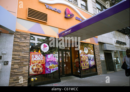 A Taco Bell and Pizza Hut store in New York is seen on Thursday, August 11, 2011. (© Richard B. Levine) Stock Photo