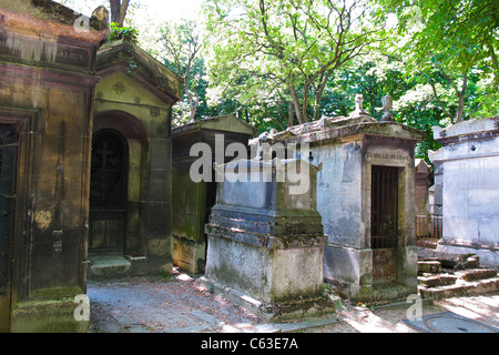 Graves in the Pere Lachaise cemetery in Paris Stock Photo