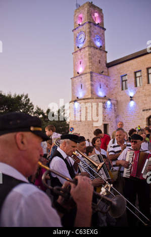 Klezmer musicians play Jewish soul music for the crowds in the 24th Int'l Klezmer Festival. Tzfat, Israel. 15/08/2011. Stock Photo