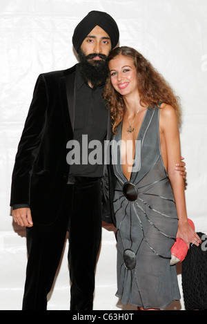 Waris Ahluwalia and guest  at the premiere of THE LIFE AQUATIC WITH STEVE ZISSOU at the Ziegfeld Theater, New York, December 9, Stock Photo