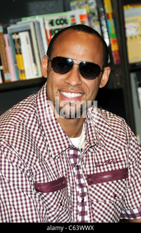 Hank Baskett at in-store appearance for Kendra Wilkinson 'Sliding Into Home' Book Signing, Borders Book Store at Columbus Circle, New York, NY July 6, 2010. Photo By: Desiree Navarro/Everett Collection Stock Photo