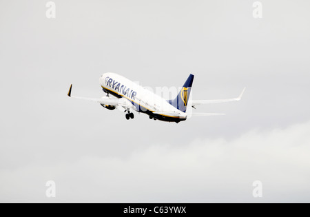Ryanair flights in and out of Dublin Airport Stock Photo