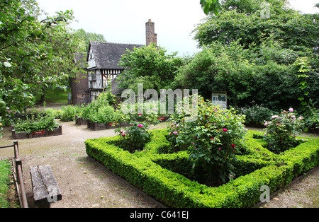 The garden at Ford Green Hall museum Smallthorne Stoke-on-Trent The Potteries North Staffordshire Staffs England UK Stock Photo