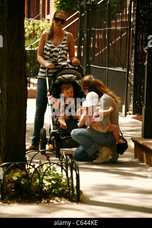 Sarah Jessica Parker walking with her twins Tabitha and Marion in New York City on May 1, 2010, New York, NY May 1, 2010. Photo Stock Photo