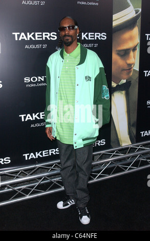 Snoop Dogg at arrivals for TAKERS Premiere, Arclight Cinema Dome, Los Angeles, CA August 4, 2010. Photo By: Tony Gonzalez/Everett Collection Stock Photo