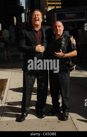 Alec Baldwin, Officer Benny Williams at talk show appearance for The Late Show with David Letterman - TUE, Ed Sullivan Theater, Stock Photo