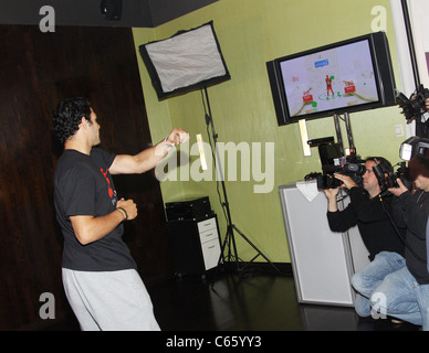 Xbox kinect your shape fitness evolved video game event hi-res stock  photography and images - Alamy
