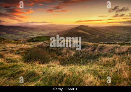 View from Mam Tor to Hollins Cross at Sunrise, The Peak District, Derbyshire. Stock Photo